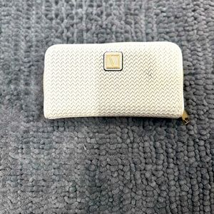 Victoria's Secret Wallet credit card and change holder. White with Gold Zippper